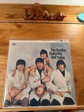LP/VINYL THE BEATLES - YESTERDAY AND TODAY, B...