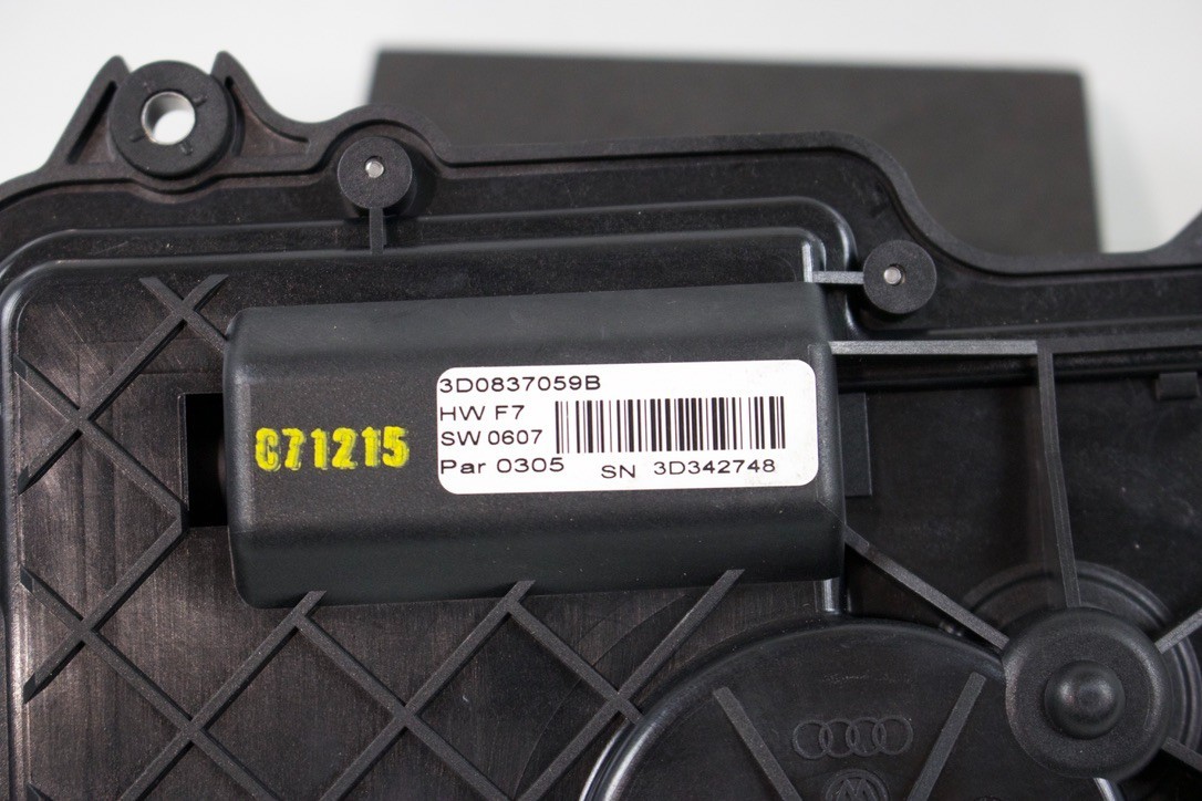 [NOS] Bentley Continental FR Front Right Door Lock Actuator 3D0837059B