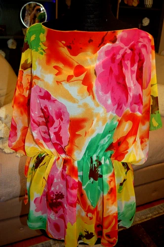LaModa Women's Sheer Tunic - VIBRANT Batwing Sleeves Sz L/XL