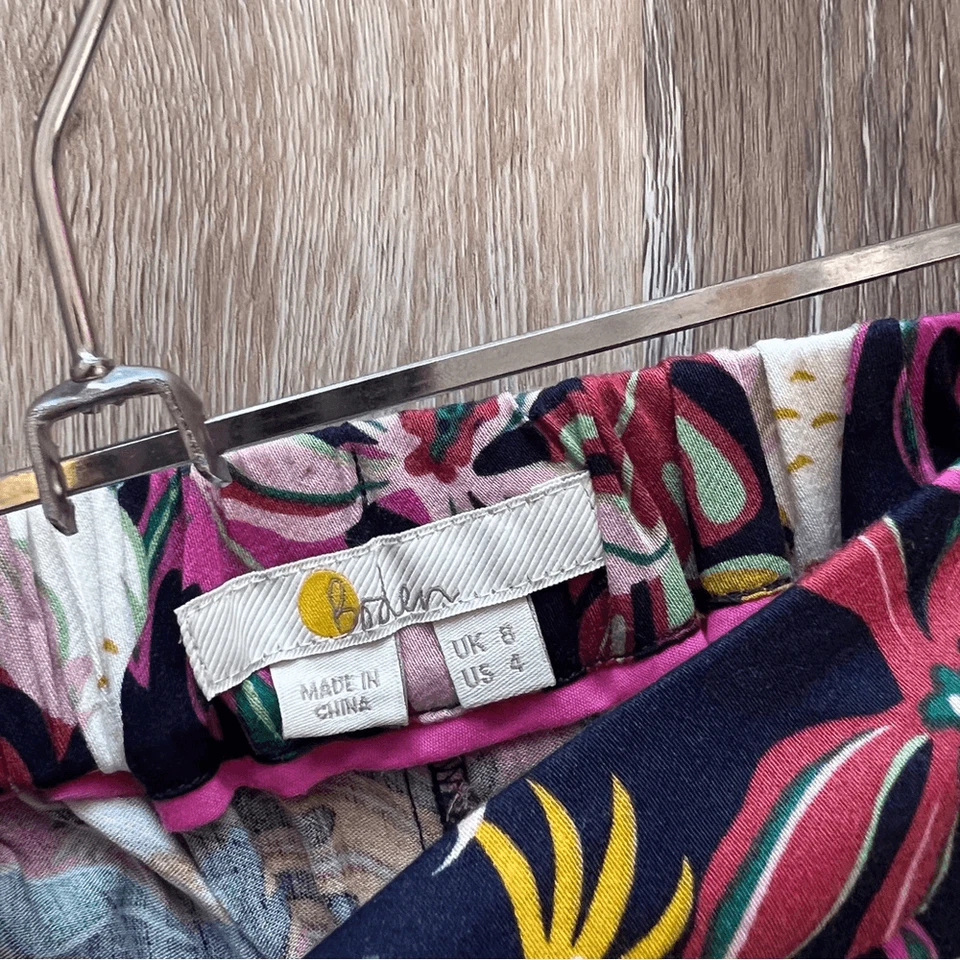 Boden tropical parrot print two piece set button down shirt & shorts size 4/6 - Image 3 of 4