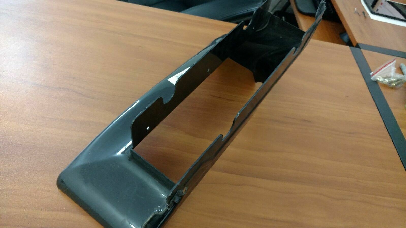 LAMBORGHINI GALLARDO LP560 RH SIDE AIR DUCT OIL COOLER EXIT CONE OEM 400117336A