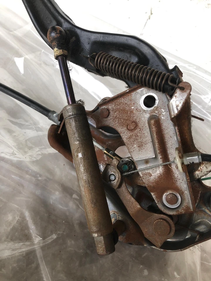 Toyota Avalon XL 1997 sedán freno de emergencia manija de estacionamiento conjunto usado Foto 4 de 4