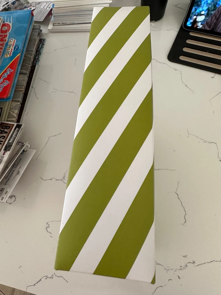 Stampin' Up! Álbum de diseño de anillos a rayas verdes/blancas de temporada de 8x8 10 páginas protectoras Foto 3 de 4