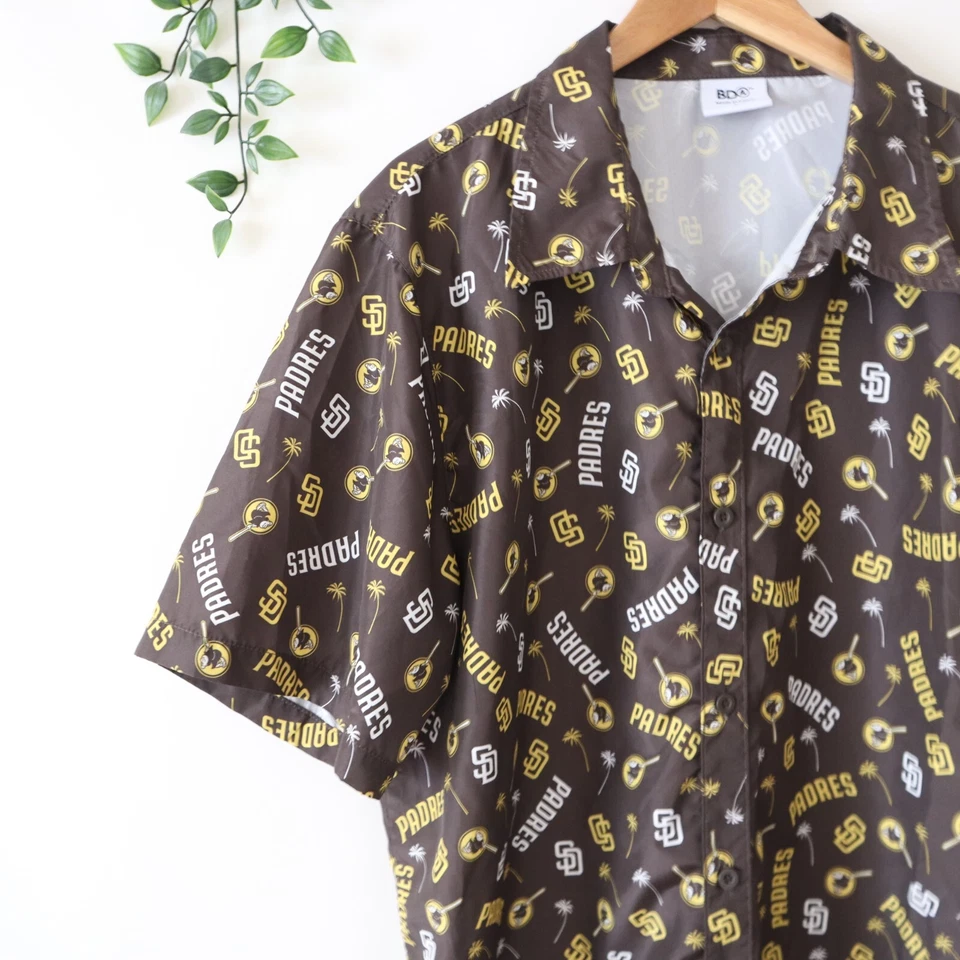 San Diego Padres BDA Men's Short Sleeve Printed Polyester Button Shirt Size L - Image 2 of 4