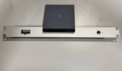 Ubiquiti UniFi Cloud   Key Gen2 Plus UCK-G2-PLUS w/ Mount and 800GB SSD!