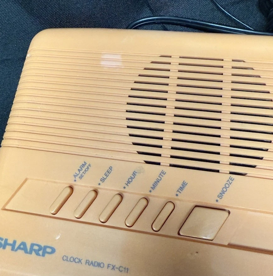 Vintage Sharp Clock Radio FX-C11 P Peach/Light Orange Tested And Works (2D2) - Image 4 of 4