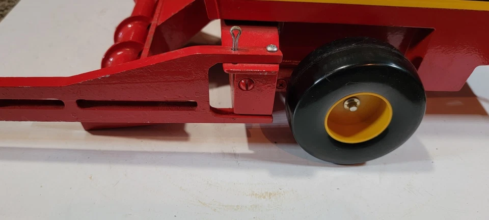 Versatile trans/axial 2000 pull type combine 1/16 - Image 3 of 4