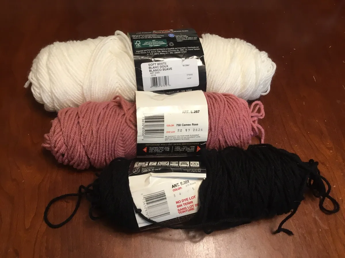 Red Heart lot 3 Skein Yarn 4 ply Acrylic Granny Square 9.5 oz total Black  White