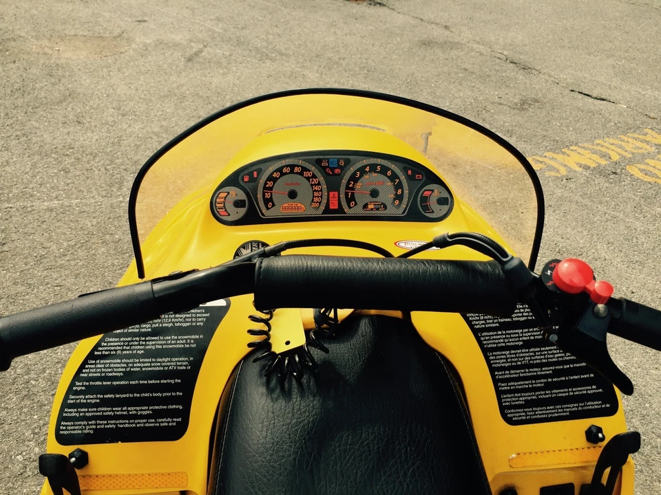 SKI-DOO NUEVO MINI Z 120 NIÑOS MOTO NIEVE PARABRISAS 415092500 AÑO 1998-2002 Foto 4 de 4