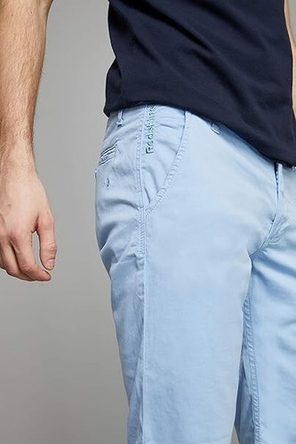 MENS VERY GOOD QUALITY BLUE SHORTS SIZE 29 BNWT RRP 39 EUROS BYEBYE TALL REDSKIN - Picture 3 of 8