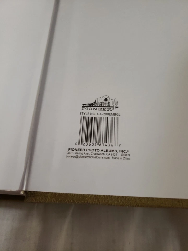 Pioneer Photo Album Cloth Fabric 4 x 6" 50 Pages 200 Photos Gold And Beige New - Image 3 of 4