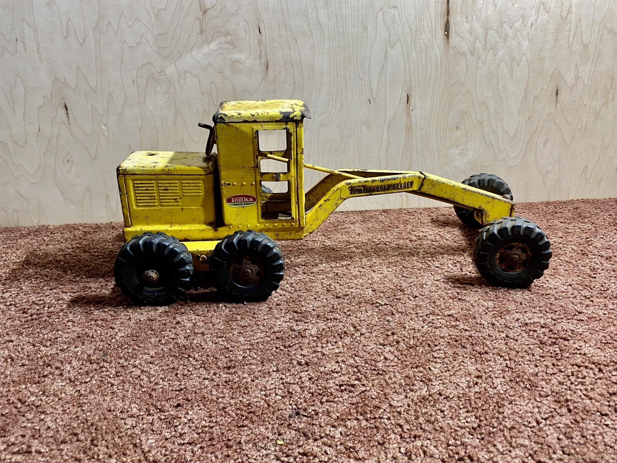 VINTAGE TONKA ROAD GRADER MOUND MINN SELLING AS IS