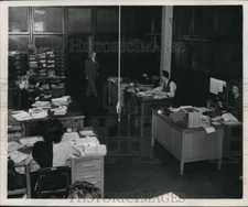 Press Photo interior office view, J.G.T. Spink, Carl Felker and Bill Breitenbach
