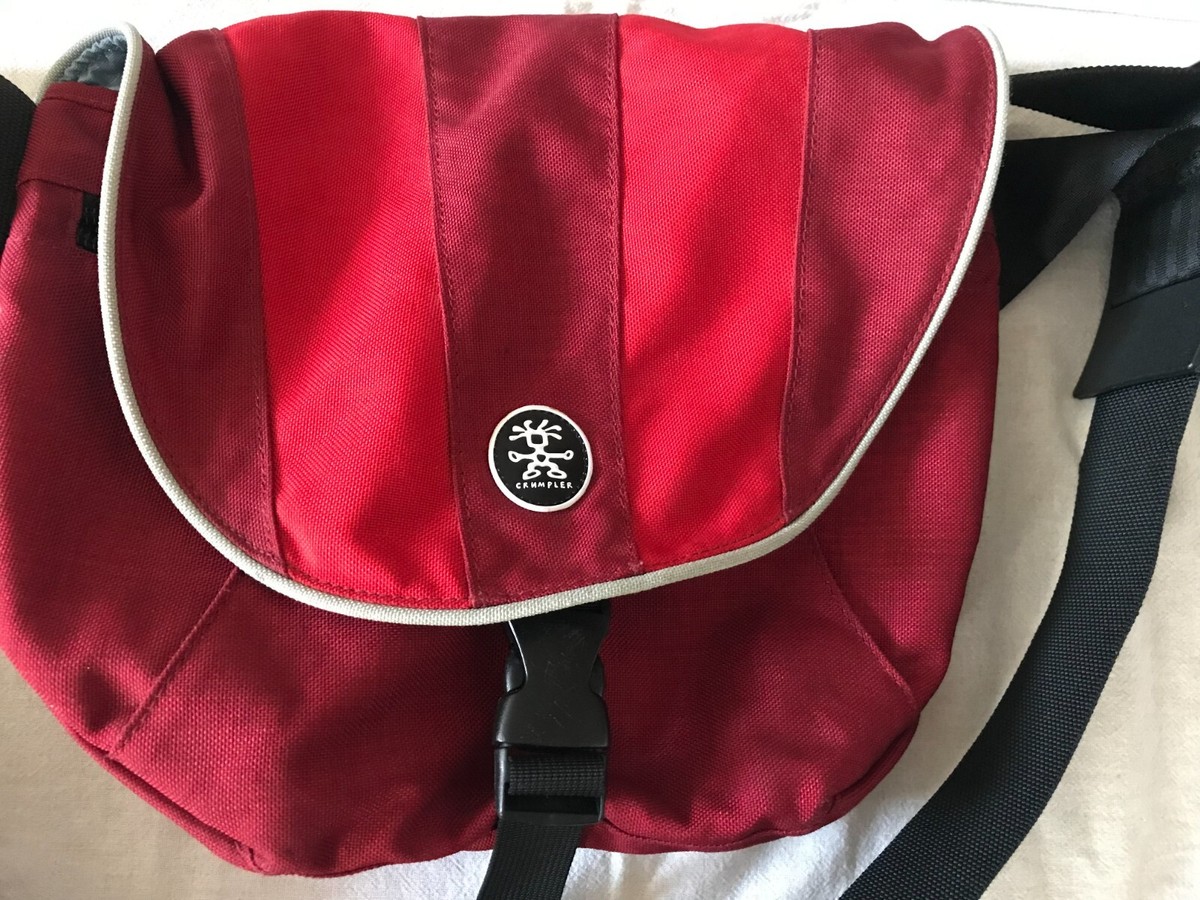 美品　CRUMPLER メッセンジャーバッグ　赤　ＬＬサイズ　クランプラー 美品 クランプラー CRUMPLER メッセンジャーバッグ レッド
