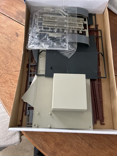Walthers Cornerstone (HO) 933-3771 RIVOLL Theatre Kit - Open Box - Picture 2 of 4