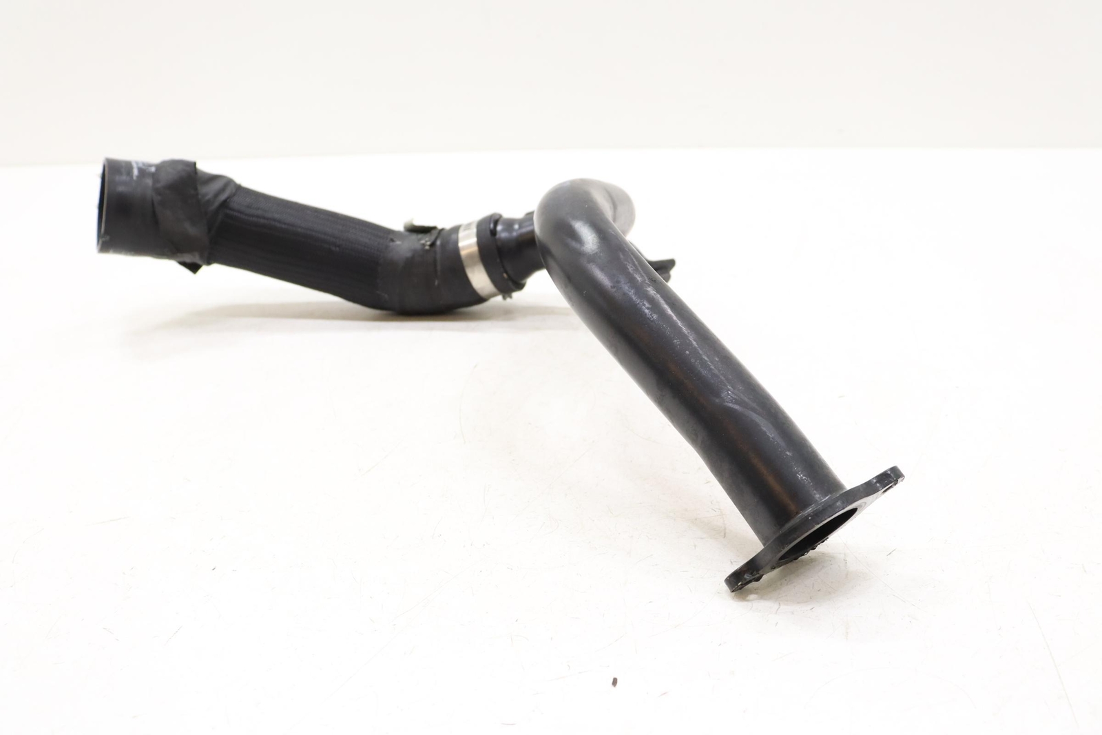 2017 - 2024 MASERATI QUATTROPORTE 3.0L INTERCOOLER LEFT HOSE PIPE OEM 670039062