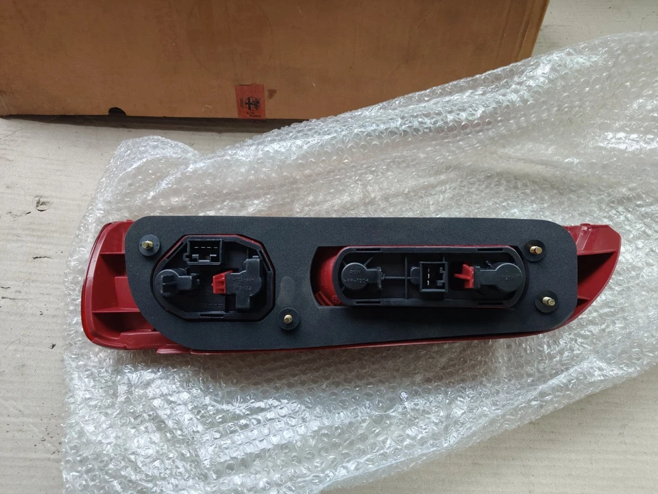 FANALE STOP POSTERIORE SX ORIGINALE ALFA ROMEO 146 COD. 60603945 - Immagine 2 di 4