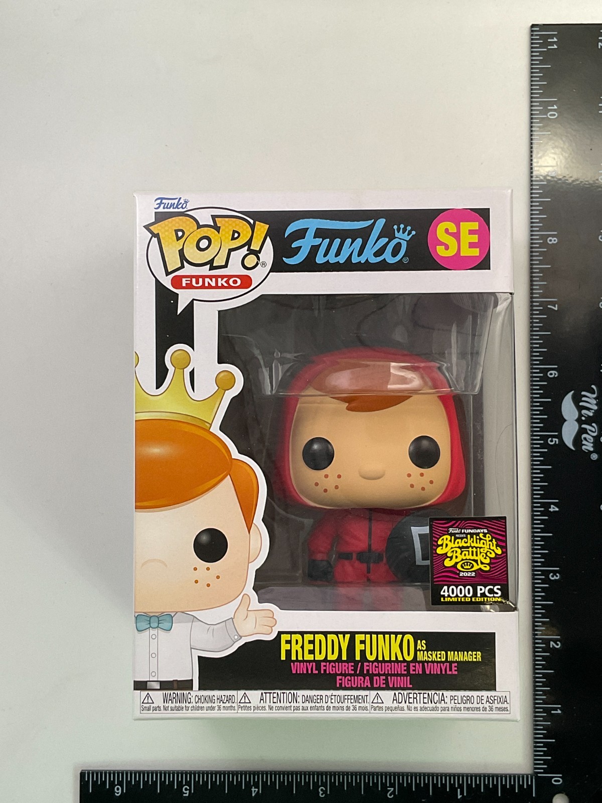 Funko Pop! Funko: Freddy Funko Masked Manager SE Blacklight 