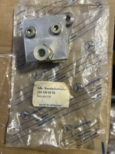 Mercedes Benz W116 W126 450SEL 6.9 Hydraulic Suspension Valve A1163200458 - Picture 3 of 9