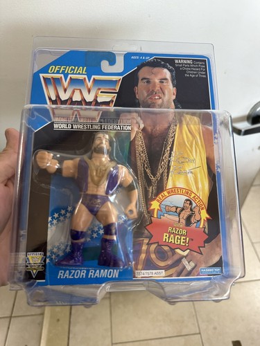 WWF Razor Ramon Hasbro MOC WWE Wrestling Figure Bl...