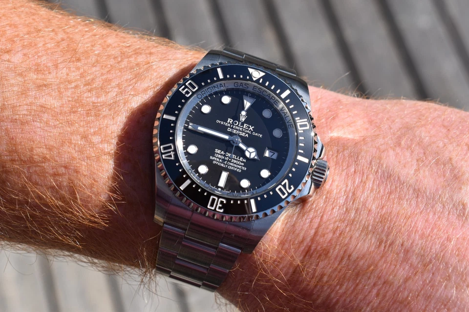Reloj Rolex Sea-Dweller Deepsea 44 mm acero inoxidable esfera negra 136660 Foto 2 de 4