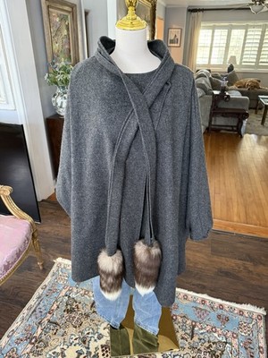Vintage Neiman Marcus Braetan Wool Cape Fur Detail Size S/M