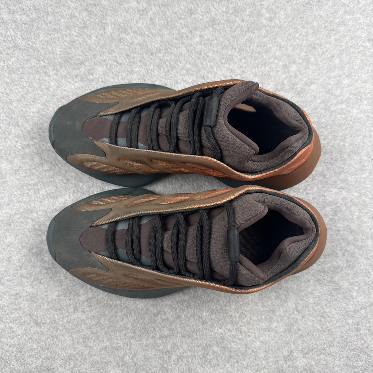 Adidas Yeezy 700 V3 GY4109 Copper Fade Men display picture 1