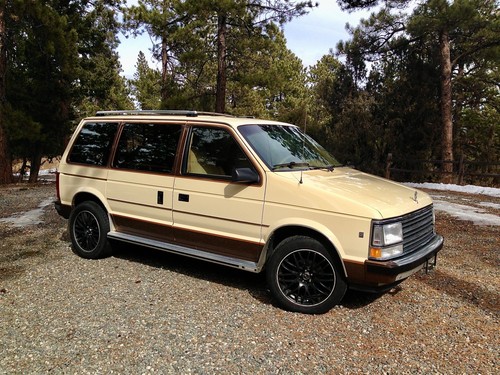 1987 Plymouth Voyager SE