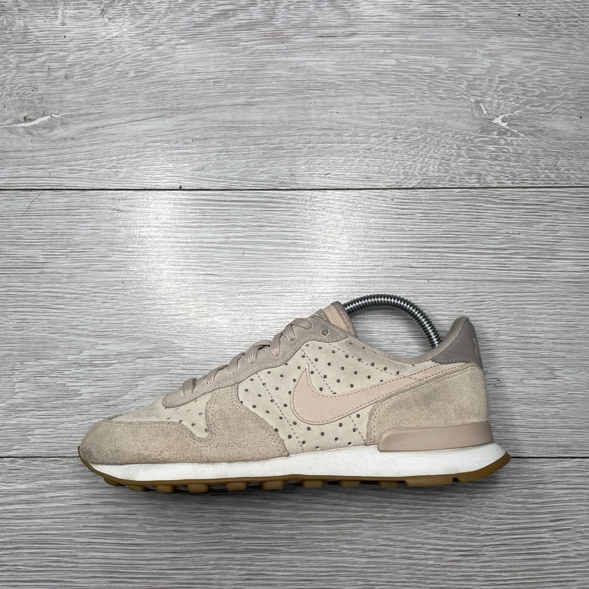 nike internationalist sepia stone particle beige