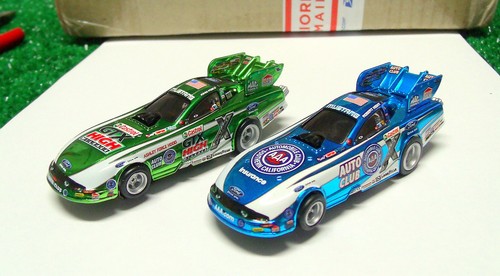 AutoWorld NHRA 4G Robert Hight/John Force Chrome Funny Cars / NOS / Set Cars