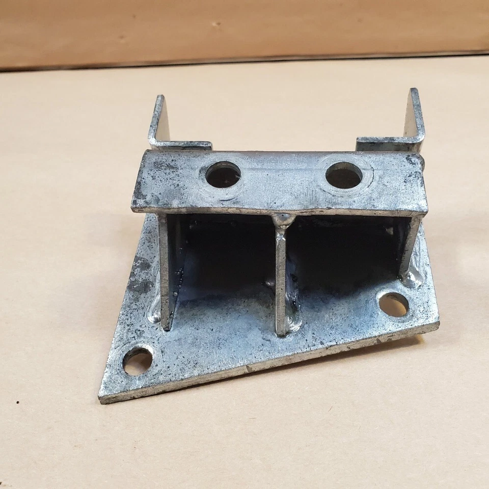 Original Jaguar XJS XJ12 Buffer Mounting Plate for GM400 Gearbox CAC2430 - Image 2 of 4