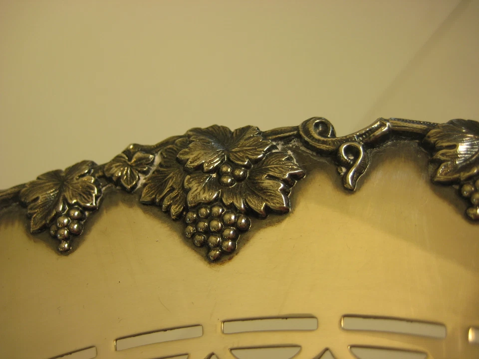 Plato para servir uvas en el borde vintage EPNS #1702 plateado, 10 1/2" de diámetro Foto 2 de 4