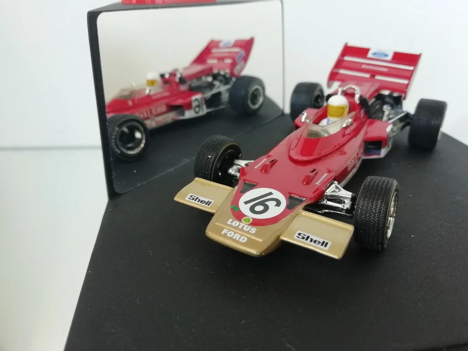 Quarzo 4020 Lotus 72 John Miles in rosso con scatola - Immagine 3 di 4