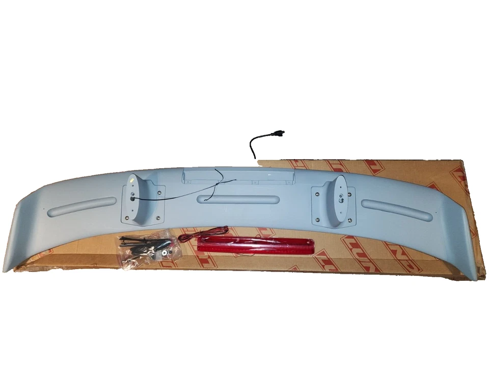 Lund 481670 Spoiler with pantherwing taillight and hardware - Image 3 of 3