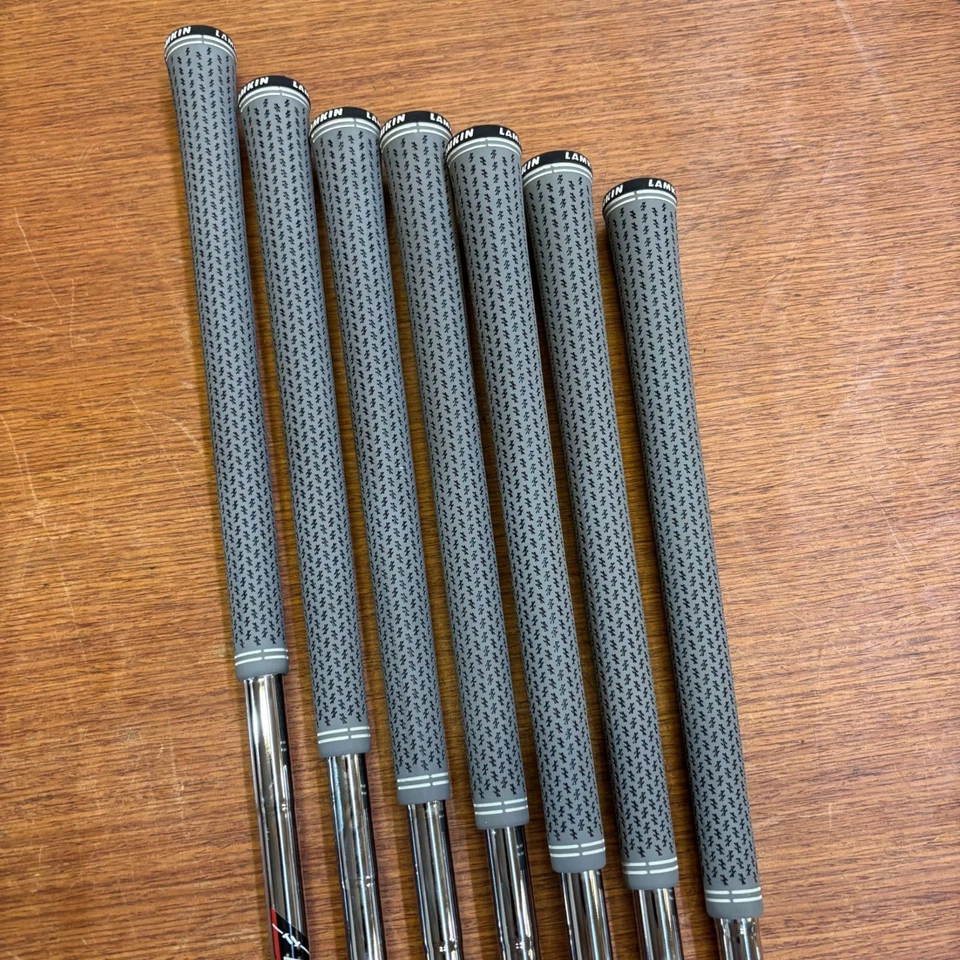 Juego de plancha Kirkland Signature de 7 piezas para jugadores Foto 3 de 4