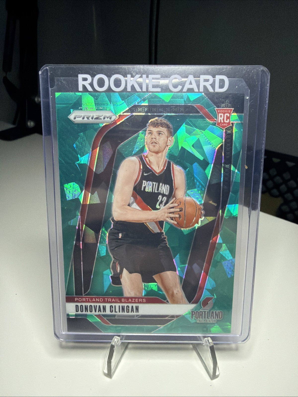 Donovan Clingan 2024-25 Panini Prizm Teal Cracked Ice Prizm /225 RC #221