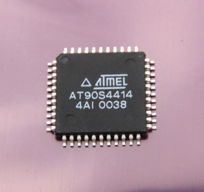 AT90S4414-4AI Atmel Microcontroller IC 8-Bit 4MHz 4KB (2K x 16) FLASH ...