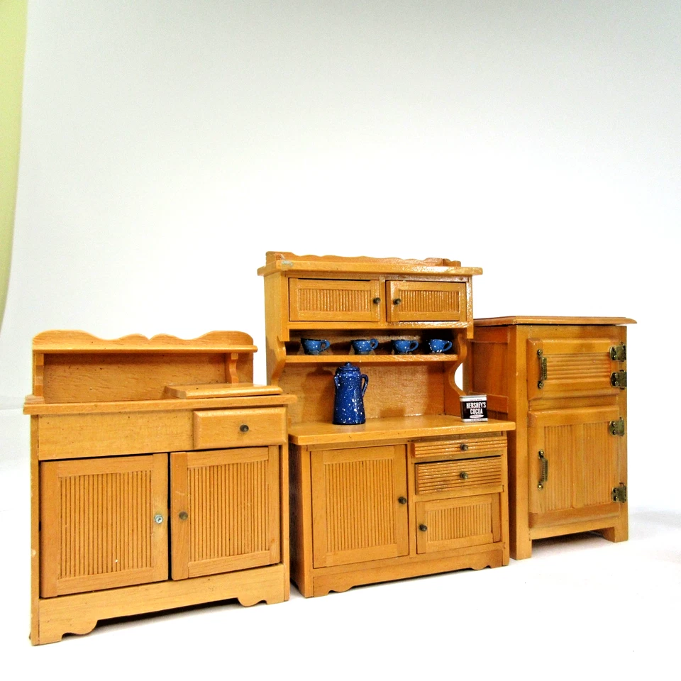 vtg Dollhouse Miniature 1:12 Kitchen dining set 8 pcs. maple cupboard + table + - Image 3 of 4