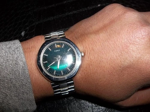 vintage 70s timex marlin mechanical calendar men watch 38 mm