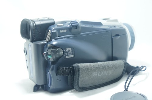 Near Mint Sony Digital Handycam DCR-TRV18 MiniDV Camcorder Cord Works - Picture 6 of 10