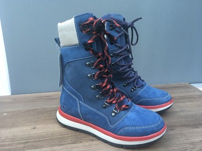 walking boots size 4