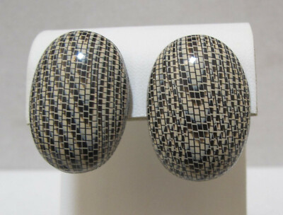 Vtg Stylized Snakeskin Geometric Pattern Plastic or Acrylic Domed Oval Clip Earr