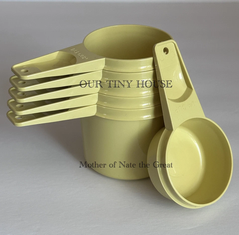New Vintage Tupperware Measuring Cups Set 6 Flat Harvest Gold Yellow Retro NOS - Image 3 of 4