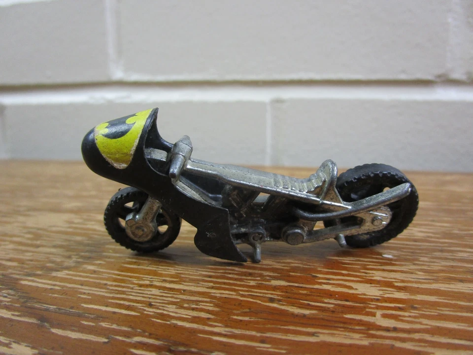 VINTAGE CORGI JUNIORS JR 1978 BATMAN BATCYCLE MOTORCYCLE BATBIKE 1/64 GT BRITAIN - Image 3 of 4