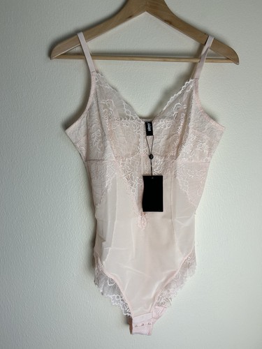 Pinsy Smoothing Lace Shapesuit Whisper Pink Size XL NWT Bodysuit - Picture 2 of 3