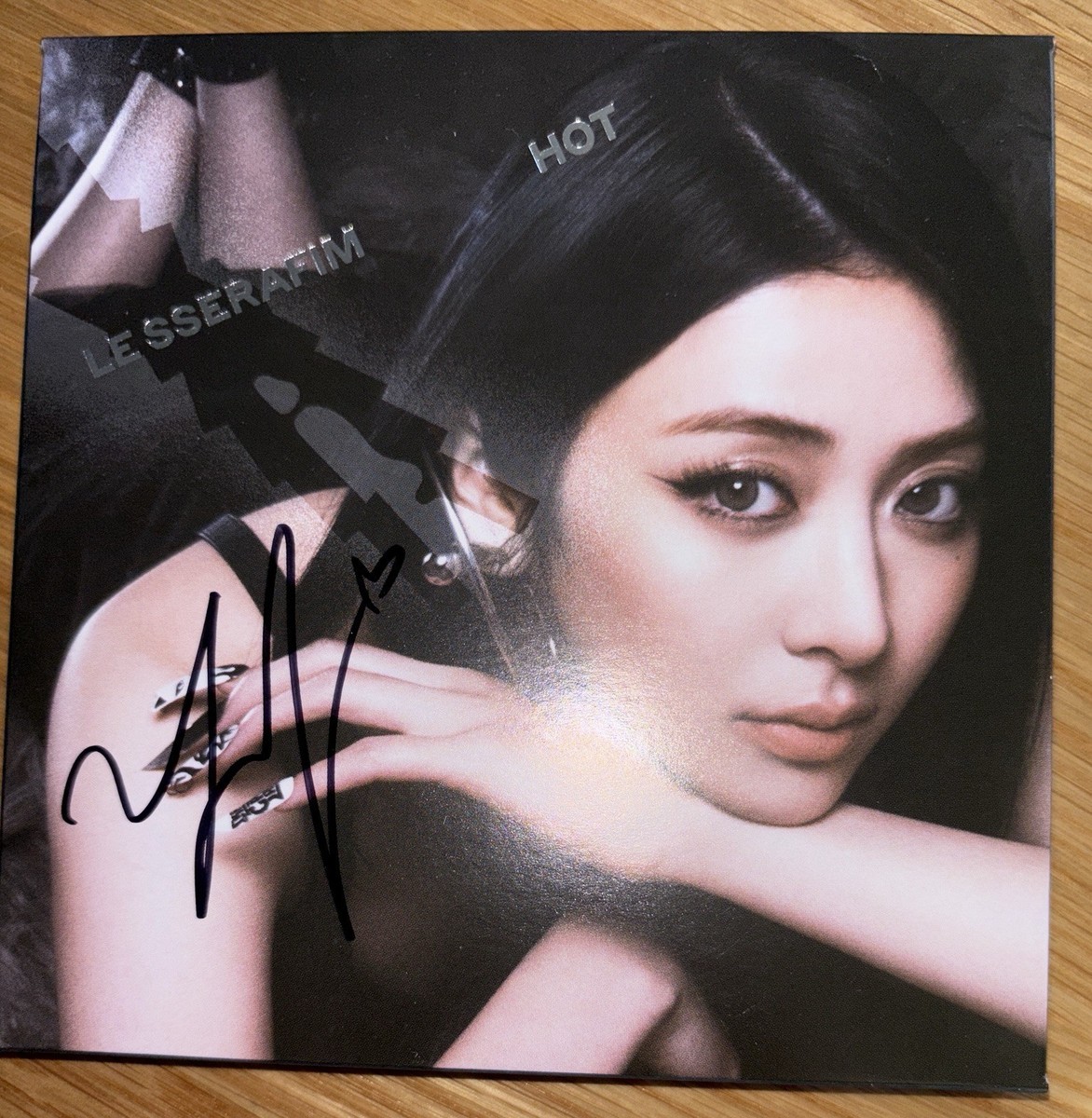 lesserafim ユンジン HOT yunjin 直筆サイン トレカ 2枚 LE SSERAFIM [HOT] HUH YUNJIN Autographed Signed Album Compact | eBay