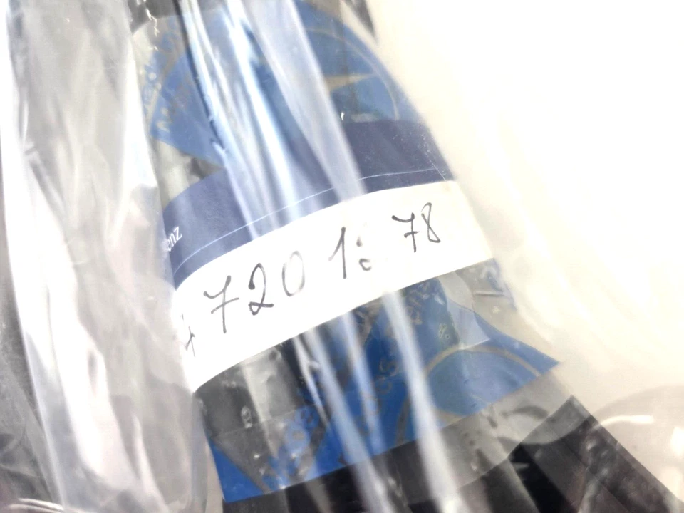 Nuevo de Lote Antiguo Original Mercedes Benz Sello Puerta Delantera L+R W124 Sedán 1986-1995 300E 400E 500 Foto 4 de 4