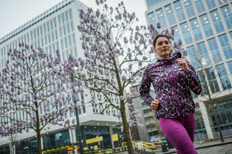 RONHILL WOMENS RUNNING JACKET LIGHT RAIN LADIES MOMENTUM WIND HOODIE ZIP XS 8 S - Image 4 of 4