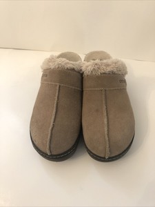tan crocs with fur