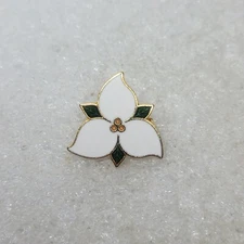 White Trillium Grandiflorum Flower Gold Toned Vintage Ontario Canada Latch Clasp
